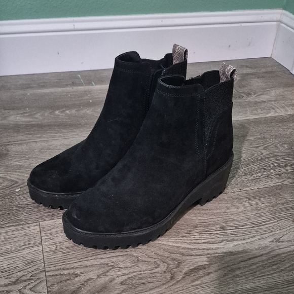 Universal Thread Shoes - Universal Thread‎ Black Ankle Booties